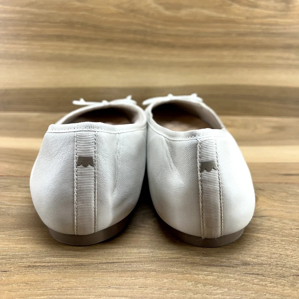 Birdies 9.5 Flats Bone Leather Pointed Toe Bow Goldfinch